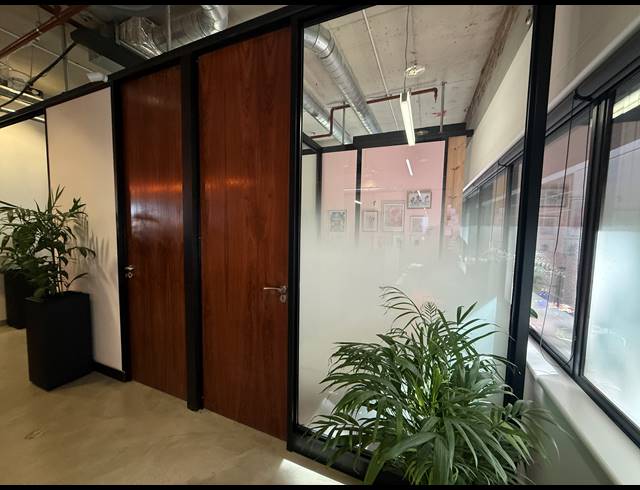 24M² SERVICED OFFICE TO LET IN ROSEBANK